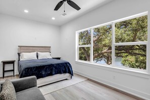 4 室のベッドルーム、WiFi、ベッドシーツ