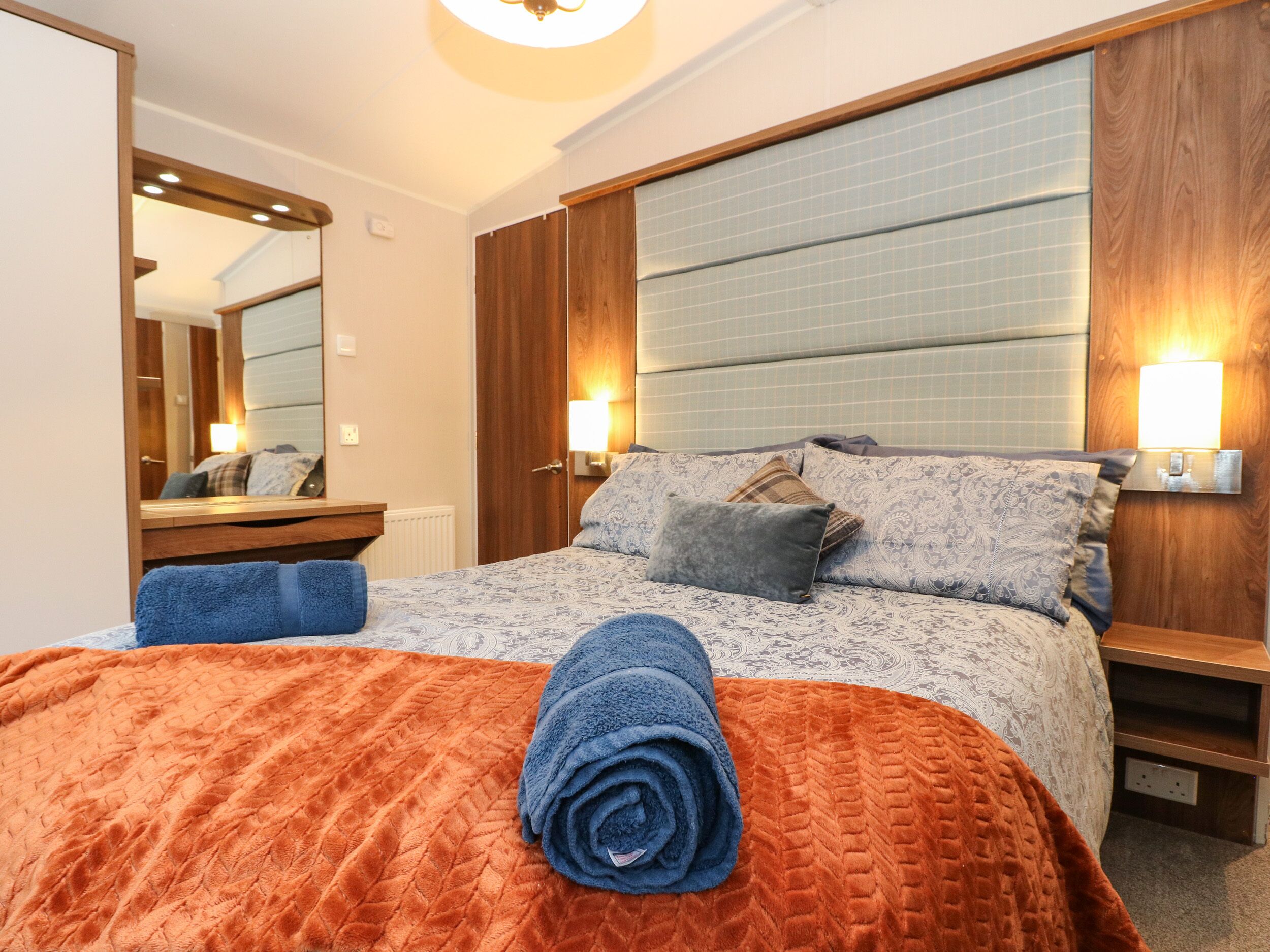 2 bedrooms, individually decorated, individually furnished, free WiFi