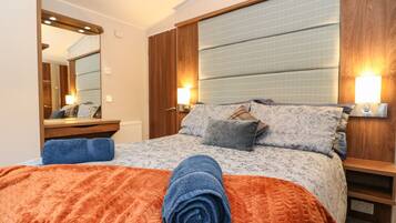 2 yatak odası, ayrı ayrı dekore edilmiş, ayrı ayrı döşenmiş