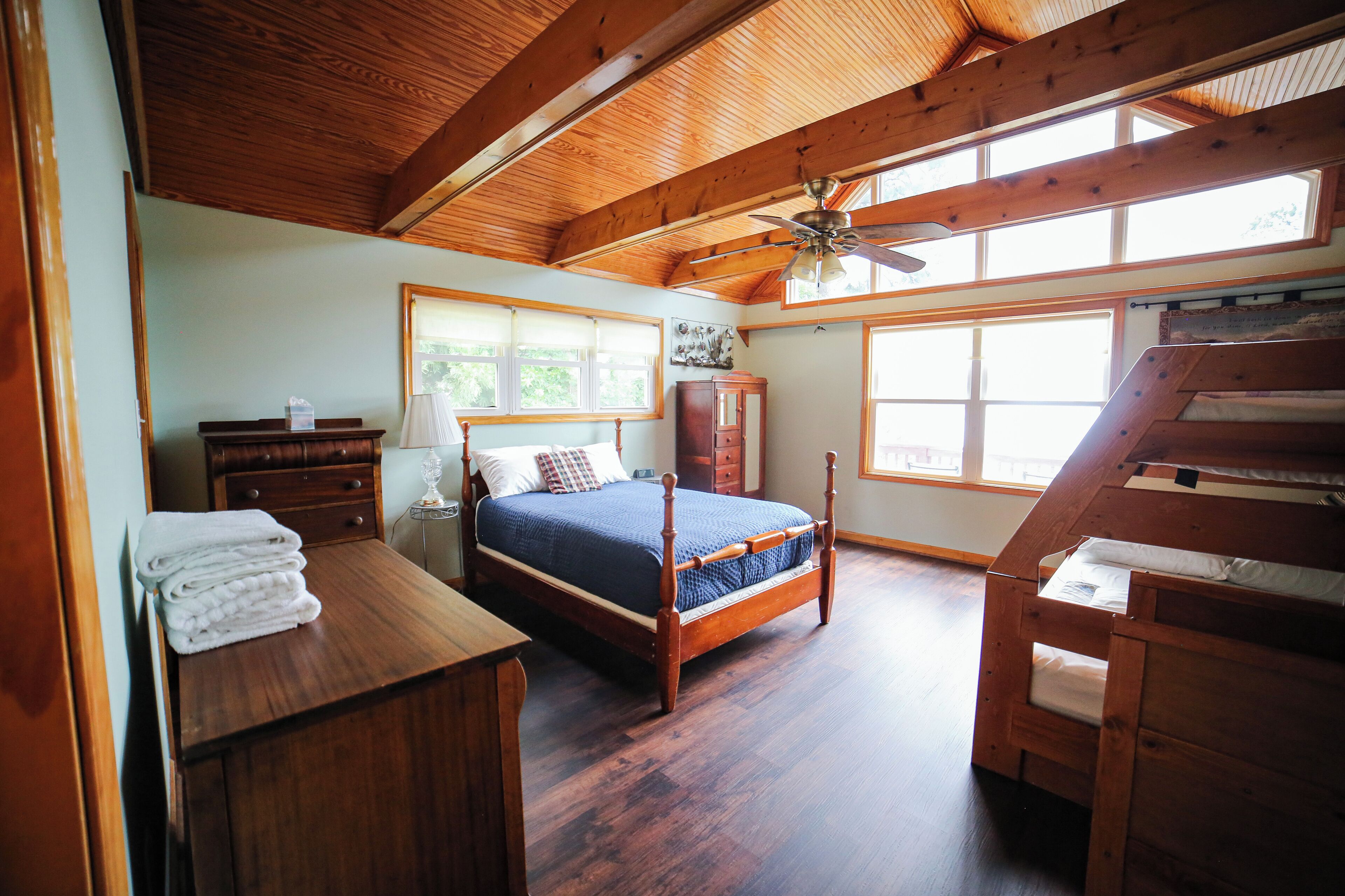 3 bedrooms, iron/ironing board, free WiFi, bed sheets