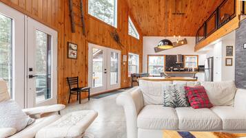 TV connectée, cheminée, baby-foot