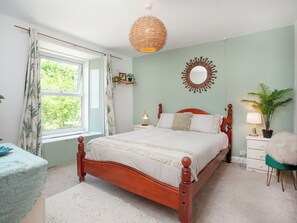 3 bedrooms, free WiFi, bed sheets