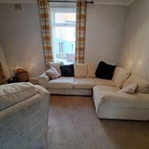 村舍, 多张床 | 起居区 | 壁炉