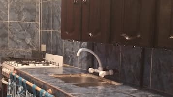 Frigorifero, microonde, forno, bollitore elettrico