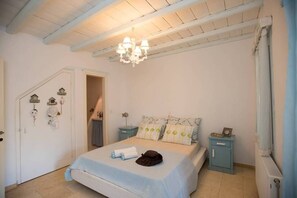 4 bedrooms, iron/ironing board, free WiFi - Beautiful Villa at Panormos Mykonos (Mykonos)
