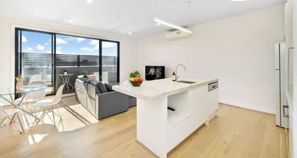 Bright Full Size 2 Bed 2 Bath Family |Professionals | WIFI |Parking
