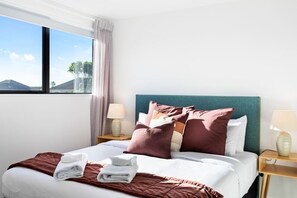 2 室のベッドルーム、アイロン / アイロン台、WiFi (無料)、ベッドシーツ