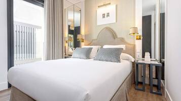 3 habitaciones, tabla de planchar con plancha, wifi y ropa de cama