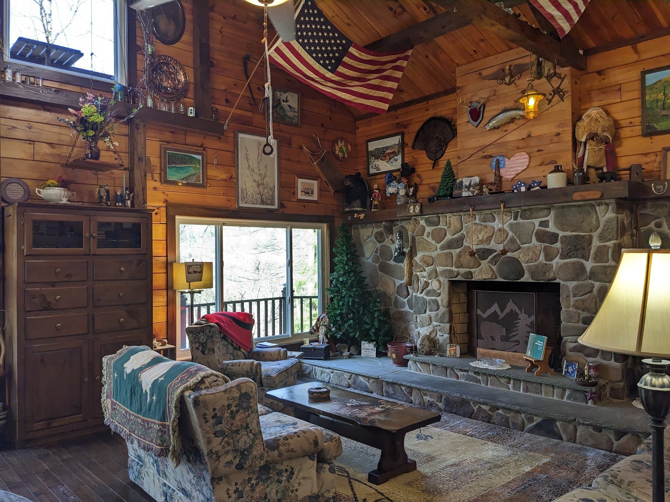 Cozy Log Cabin w/firepit, in the heart of the Pennsylvania Wilds!