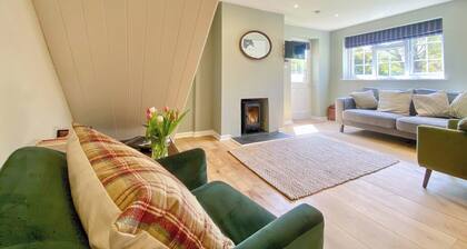 3 bedroom accommodation in Poulshot, near Devizes