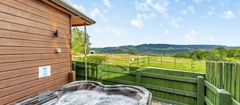 2 bedroom accommodation in Forden, near Welshpool