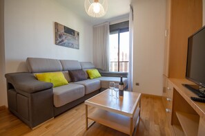 TV - Comfortable and quiet apartment Airport (Madrid)