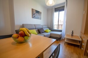 TV - Comfortable and quiet apartment Airport (Madrid)