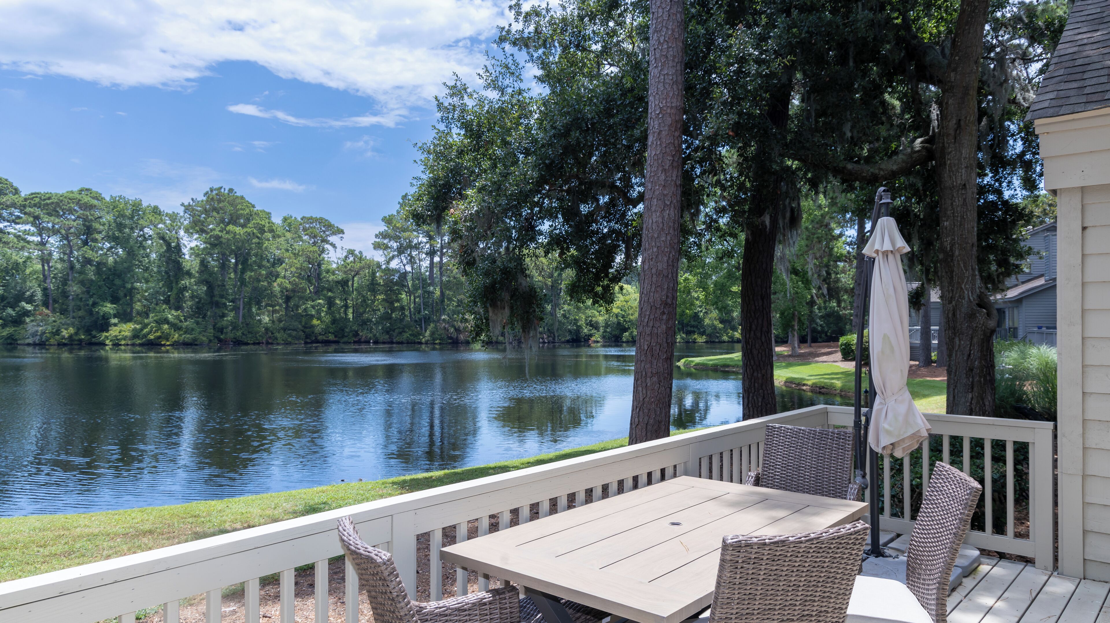 Premium 2 BR Villa with Lagoon View - Sleeps 6 - 4 Free Bikes - Summer Promo 