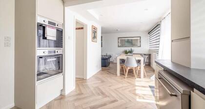 3 Bed 3 Bath Home| Windsor| Parking - By Tempstay