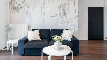 Apartment, 1 Bedroom, Balcony | Living area