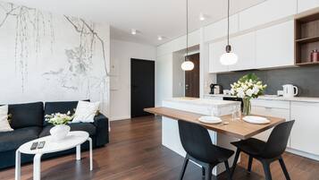 Apartment, 1 Schlafzimmer, Balkon | Wohnzimmer