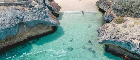 Chaise longue, serviettes de plage