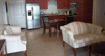 Shantiniketan F 8 /2508 /50 minutes to the Disney 2 mile to down town Tavares.