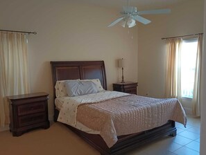 2 chambres, fer et planche Ă repasser, Wi-Fi, draps fournis