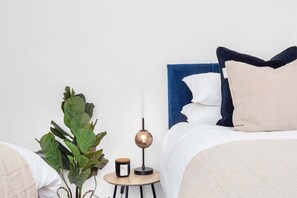 2 chambres, fer et planche à repasser, Wi-Fi, draps fournis