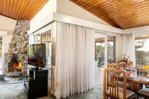 Dining - Platres Forest Panorama (Platres)