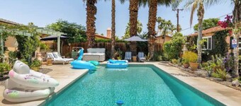 Carrington Cottage @ 420 Shiloh LGBTA Pet friendly Sanctuary with Soul