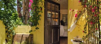 Carrington Cottage @ 420 Shiloh LGBTA Pet friendly Sanctuary with Soul