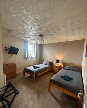 2 chambres, fer et planche à repasser, Wi-Fi gratuit, draps fournis