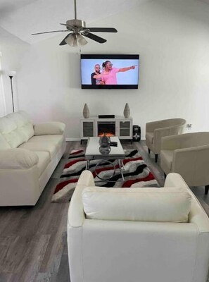 TV - Summer vacation house (Port St. Lucie)