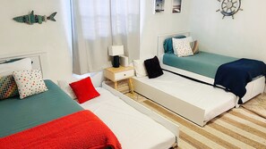 3 bedrooms, WiFi, bed sheets - Private Beach Club, Heated Pool, Jacuzzi, & 6 Seater Golf Cart Included!  (Pompano Beach)