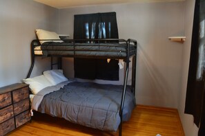 3 bedrooms, WiFi, bed sheets