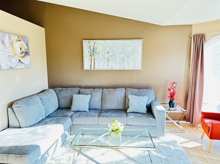 Cozy 6 Bedrooms Single House With A&c - Hinton