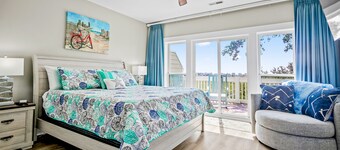 2-story coastal marsh/water-view townhome with sunroom, AC, W/D