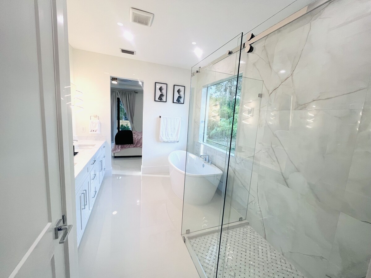 Photo 12 of Tropical Oasis!! New Construction! In the Heart of Naples!! PET FRIENDLY!