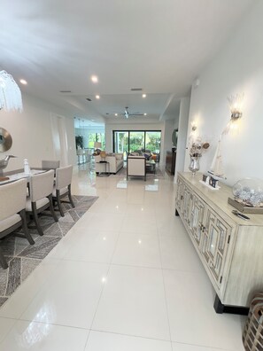 Interior - Tropical Oasis!! New Construction! In the Heart of Naples!! PET FRIENDLY! (Naples)