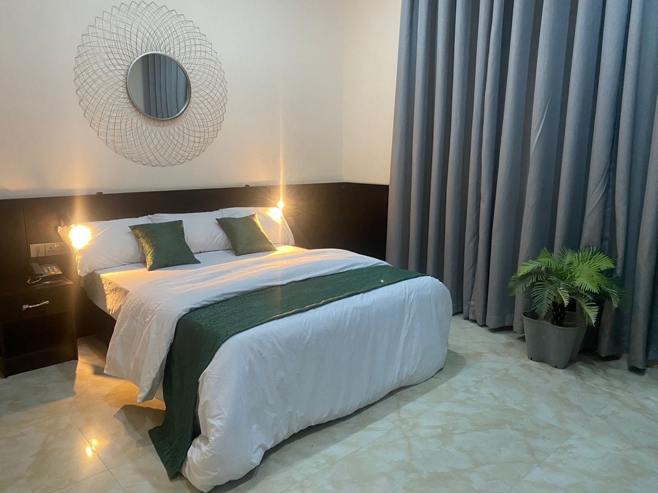 deluxe single room | egyptian cotton sheets, premium bedding, down duvets, tempur-pedic beds