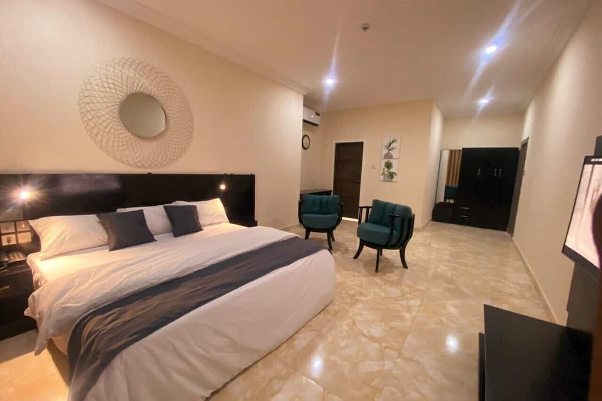 executive room | egyptian cotton sheets, premium bedding, down duvets, tempur-pedic beds