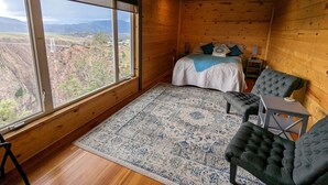3 室のベッドルーム、アイロン / アイロン台、WiFi、ベッドシーツ