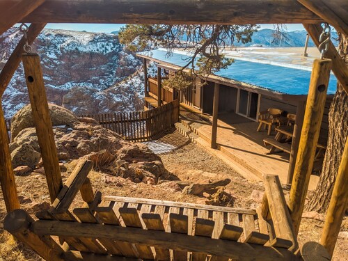 Spacious retreat on the Rim of the Royal Gorge
