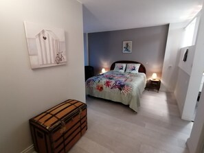 1 bedroom, desk, soundproofing, iron/ironing board