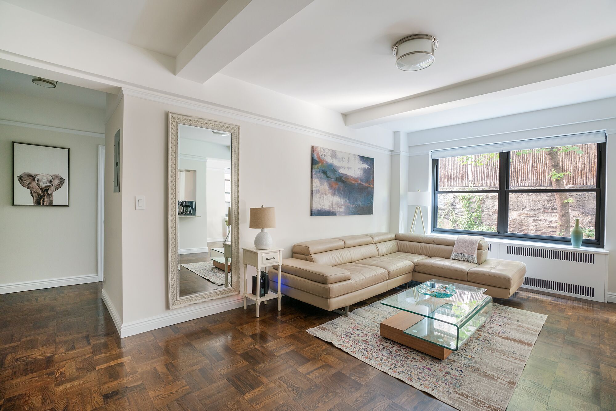 SPACIOUS MIDTOWN EAST ONE BEDROOM  WITH BACKYARD 
