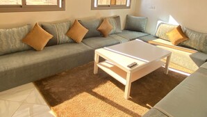 In-room dining - Dakhala sky blue (Dakhla)