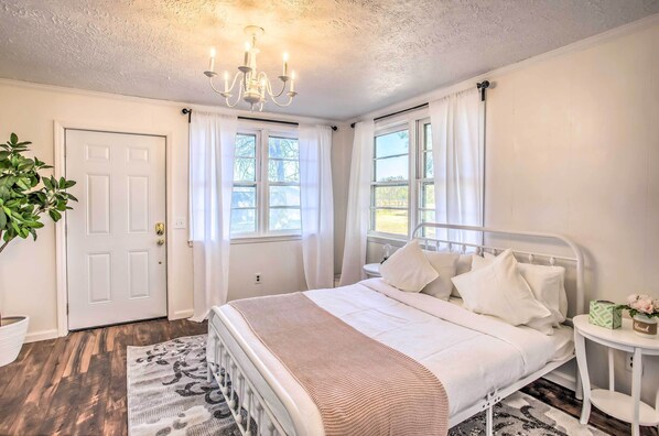 1 soverom, strykejern/-brett, reiseseng for barn og wi-fi (inkludert)