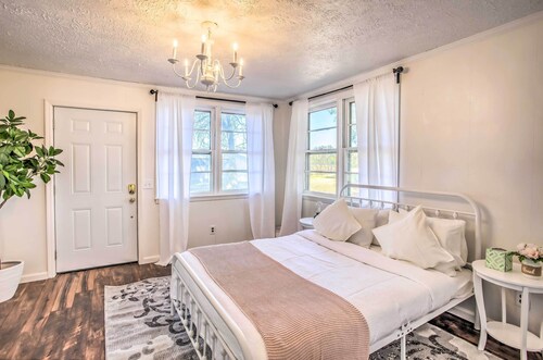 Charming Cottage with easy access to local attractions-pet and kid friendly