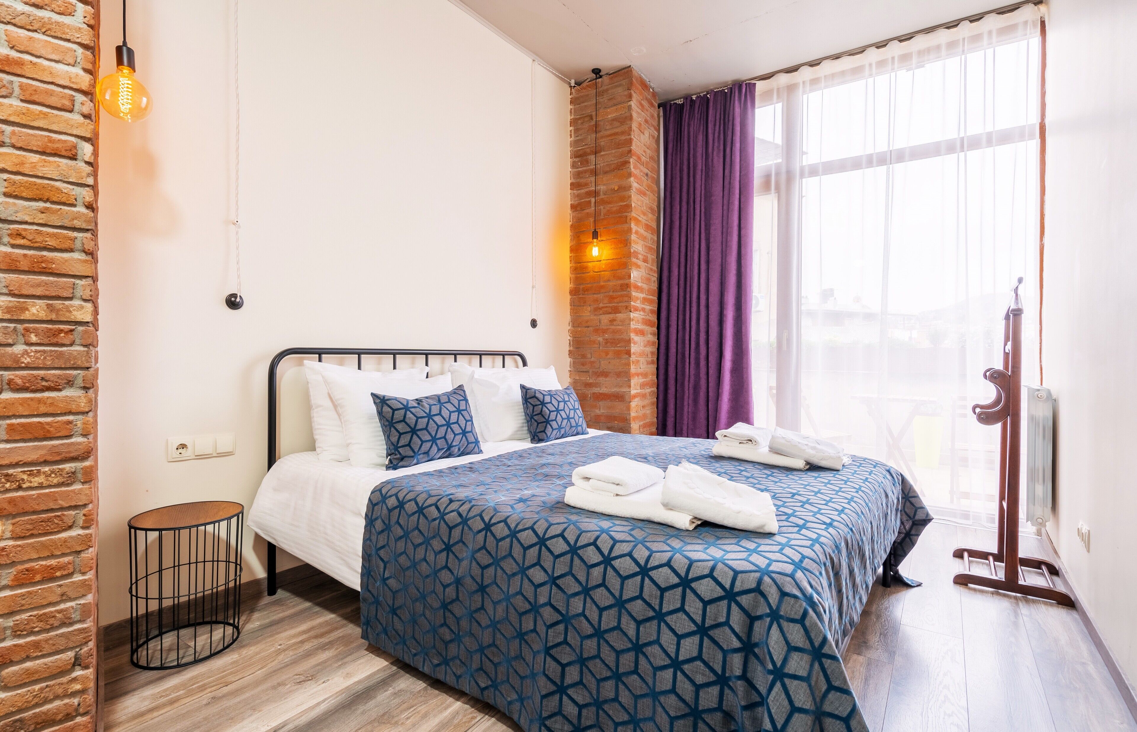 4 bedrooms, desk, iron/ironing board, free WiFi