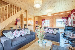 Living area - Robin Lodge (Llanbedr)