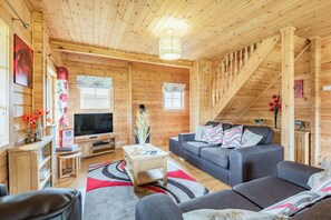 Living area - Robin Lodge (Llanbedr)