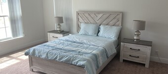 Shantiniketan I 11 / 2811 / 50 minute to Disney 2 miles to down town Tavares