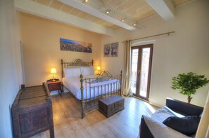 1 chambre, fer et planche à repasser, Wi-Fi gratuit, draps fournis